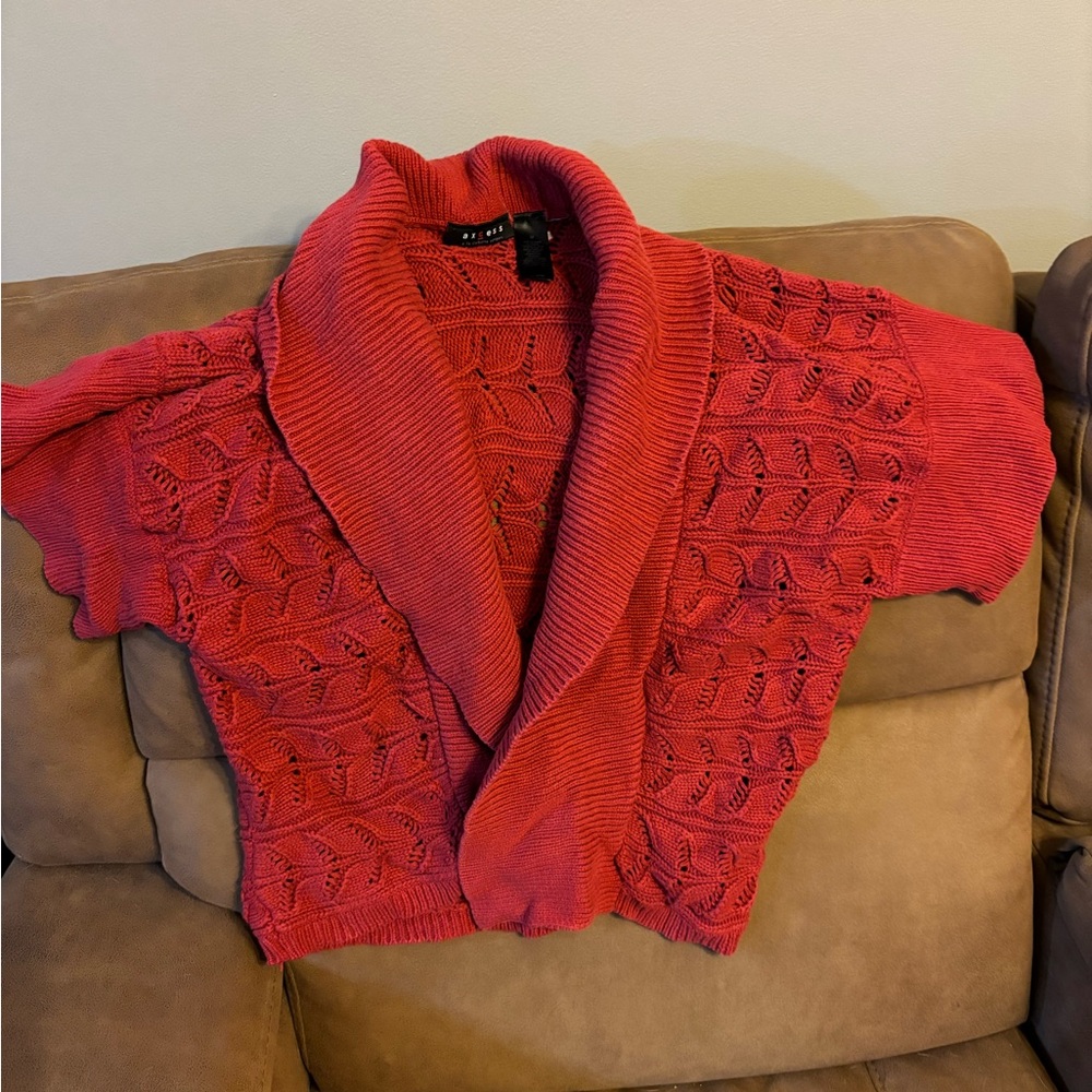 Axcess short sleeve cardigan, medium